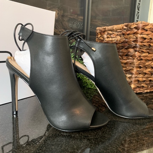 Aldo Tie-up Heels 👠 - Picture 3 of 7